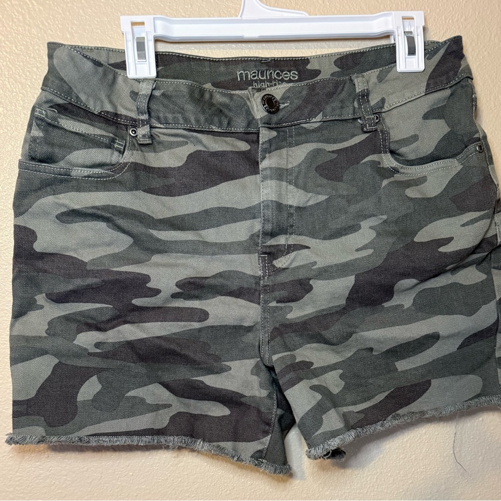 Maurices high rise Camo Women's Shorts